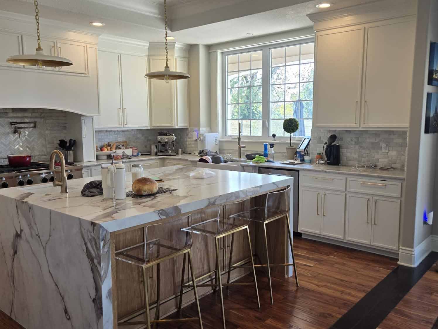 VM CUSTOM CABINETS LLC