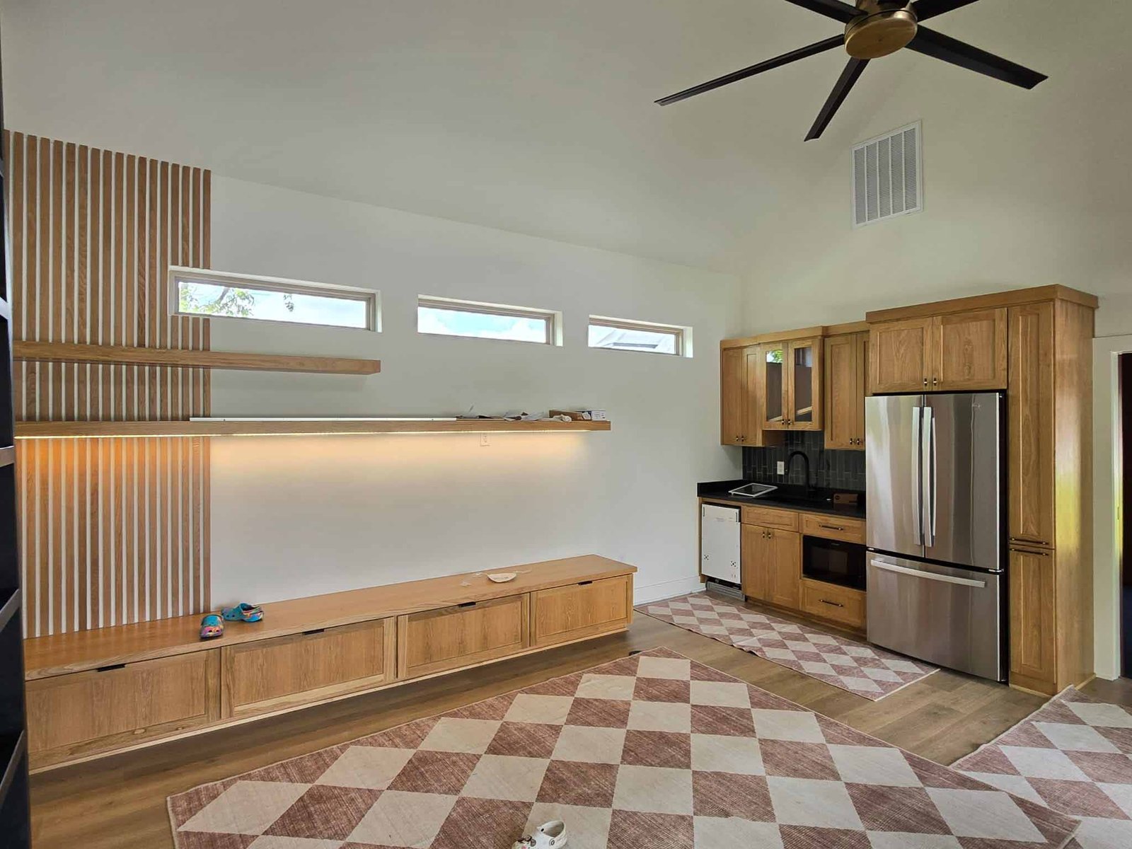 VM CUSTOM CABINETS LLC