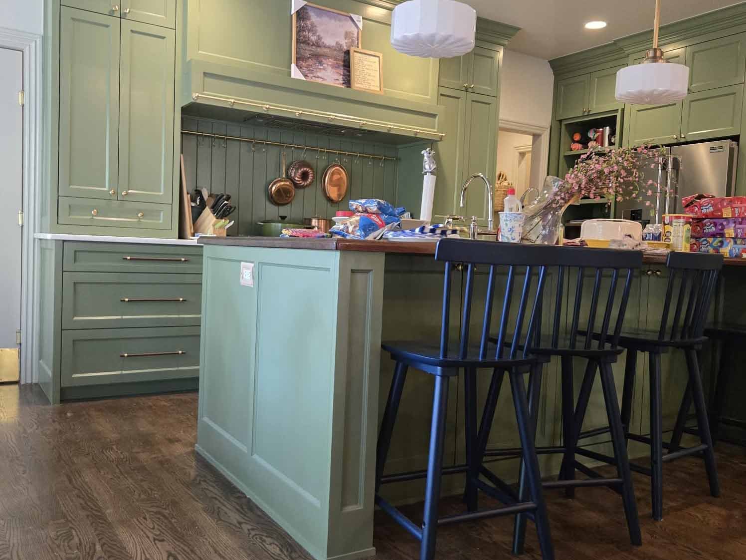 VM CUSTOM CABINETS LLC