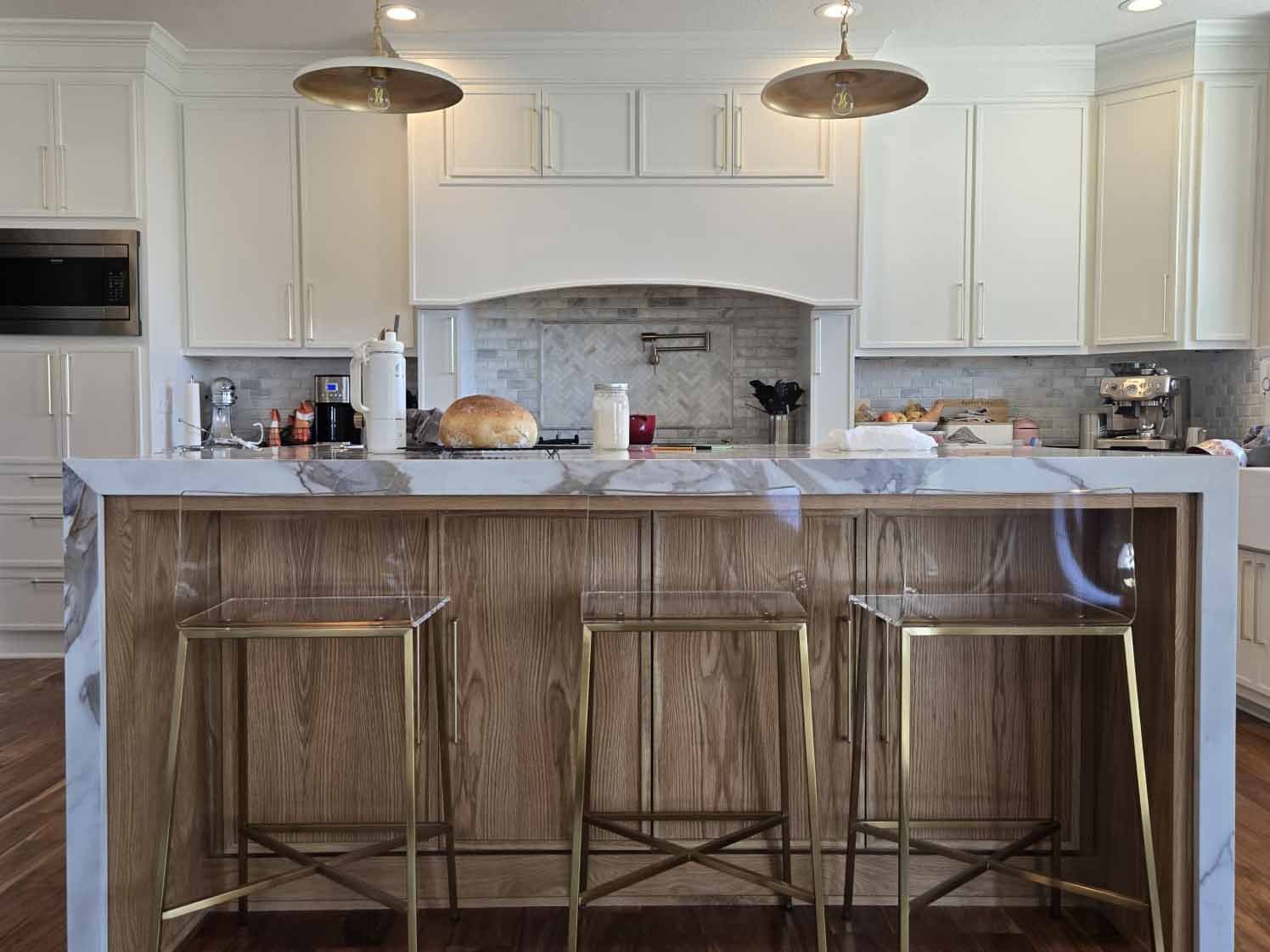 VM CUSTOM CABINETS LLC