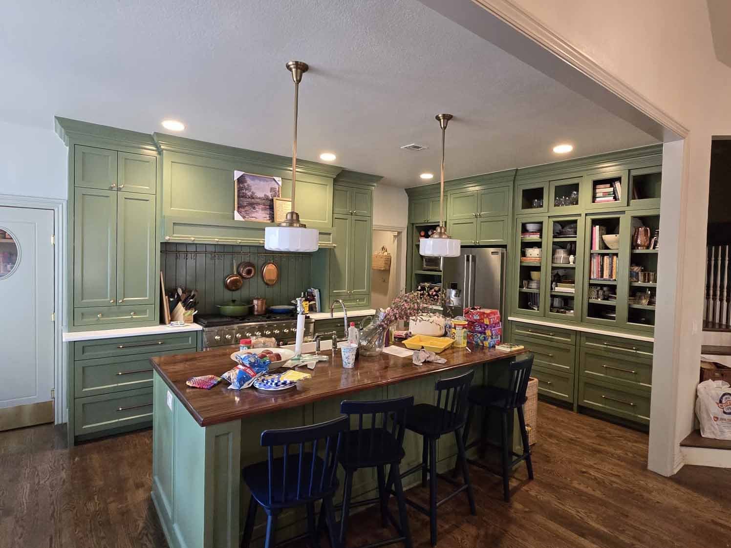 VM CUSTOM CABINETS LLC